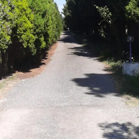 בית נופש Casale Neocastrum